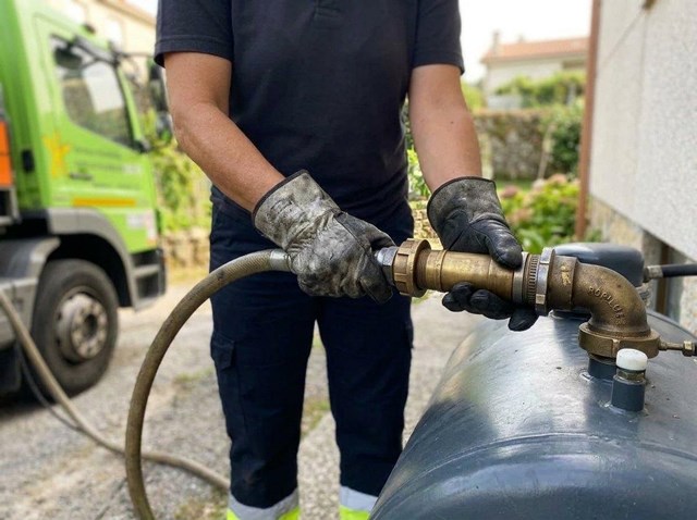 Sin colas ni desplazamientos: gasóleo a domicilio en Vilaboa - Imagen 1